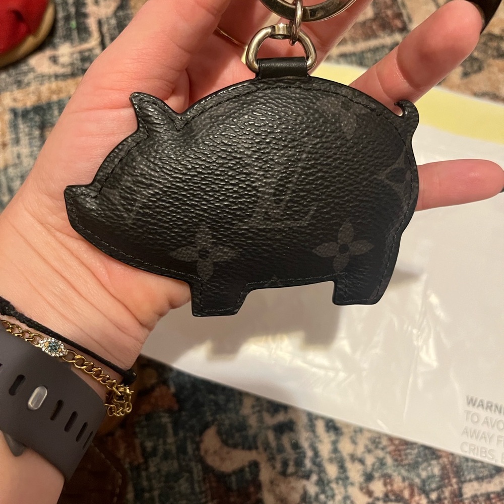 Louis Vuitton Black Monogram Pig Keyring with Gray Accents - Picture 3 of 5